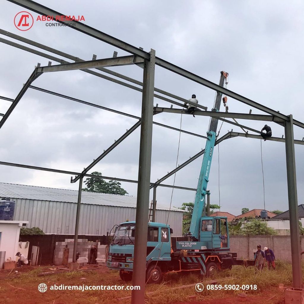 Proyek konstruksi baja gudang baru
