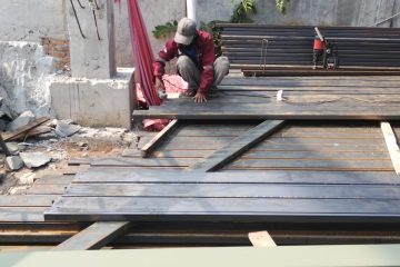 proyek konstruksi baja