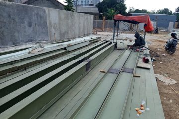proyek konstruksi baja
